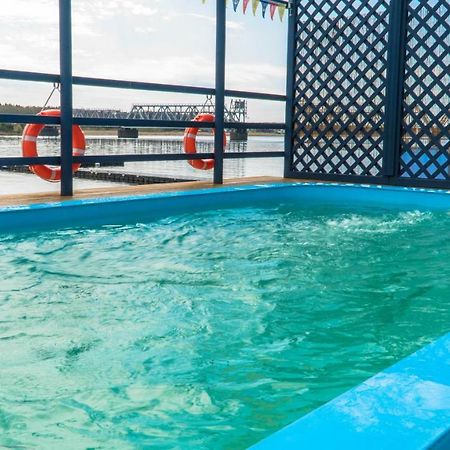 ホテル Porto Marine Jūrkalne エクステリア 写真